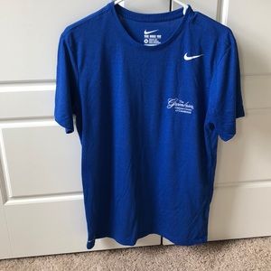 The Nike Tee Men’s Medium Athletic T-Shirt